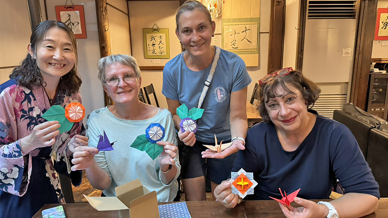 わらわごころ【2025年10月／外国人観光客向け折り紙ワークショップ in 京都】